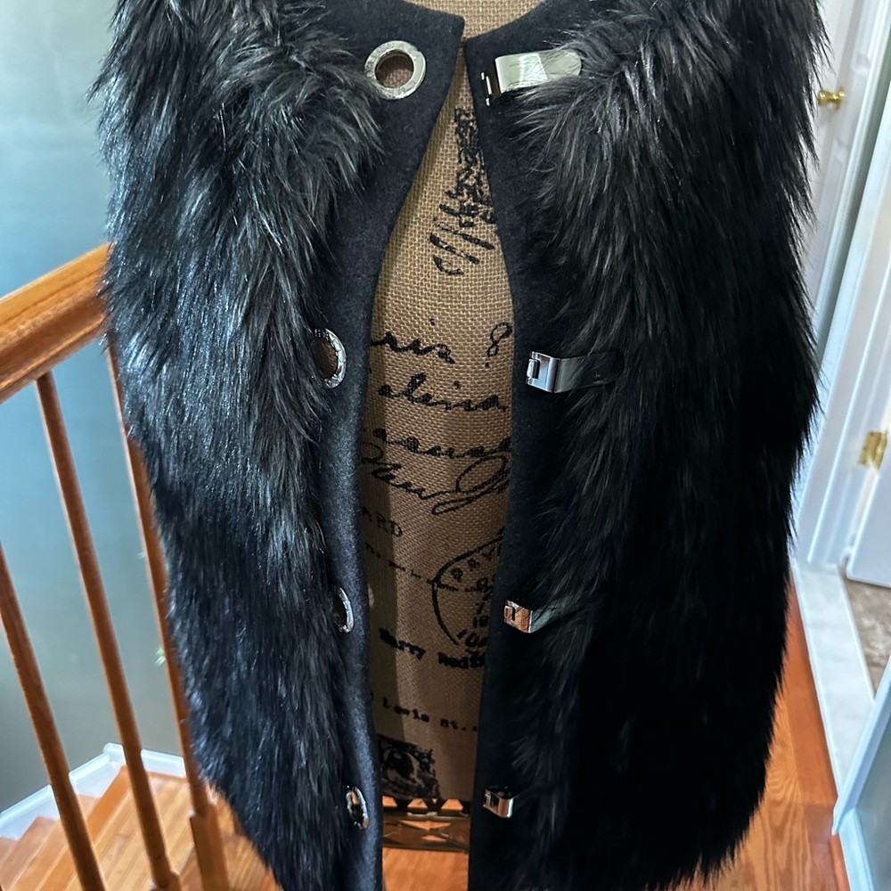Michael Kors ❤️ Faux Fur Vest Women’s Size Large $450.
~Never Worn~ - Picture 4 of 13